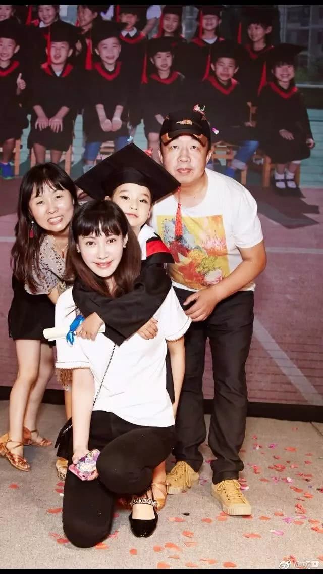 都姓杨，看这谜之相似的脸，她真不是Angelababy姐姐？