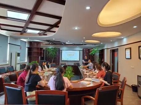 金中实小|”向善、向上、向美“——记新进教师培训