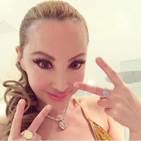 薛芷伦王祖贤关系,香港名媛薛芷伦年轻时候的照片