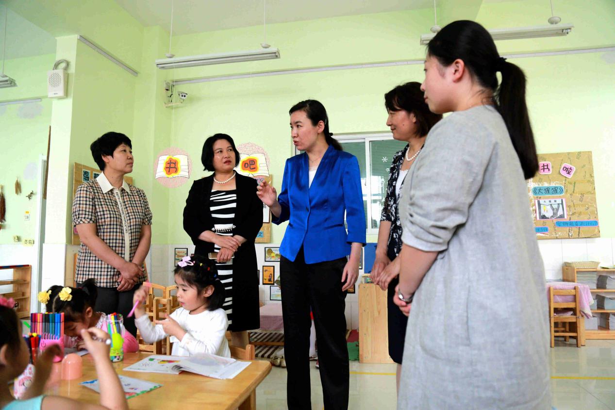 幼儿园孩子脸被抓了咋给家长说,孩子在幼儿园被老师抓烂脸怎么办