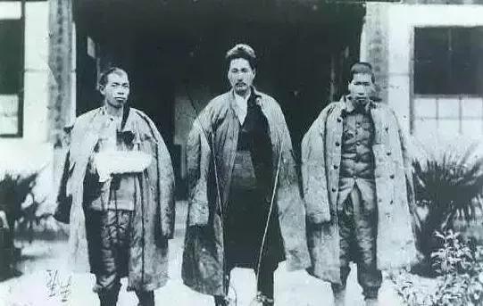 方志敏：藏在山洞被贴身警卫出卖，牺牲22年后，才发现遗骸