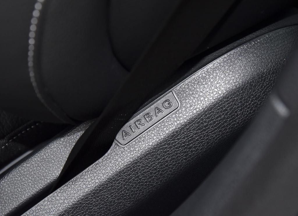 奔驰cls详细解析,花了60万提的全新奔驰