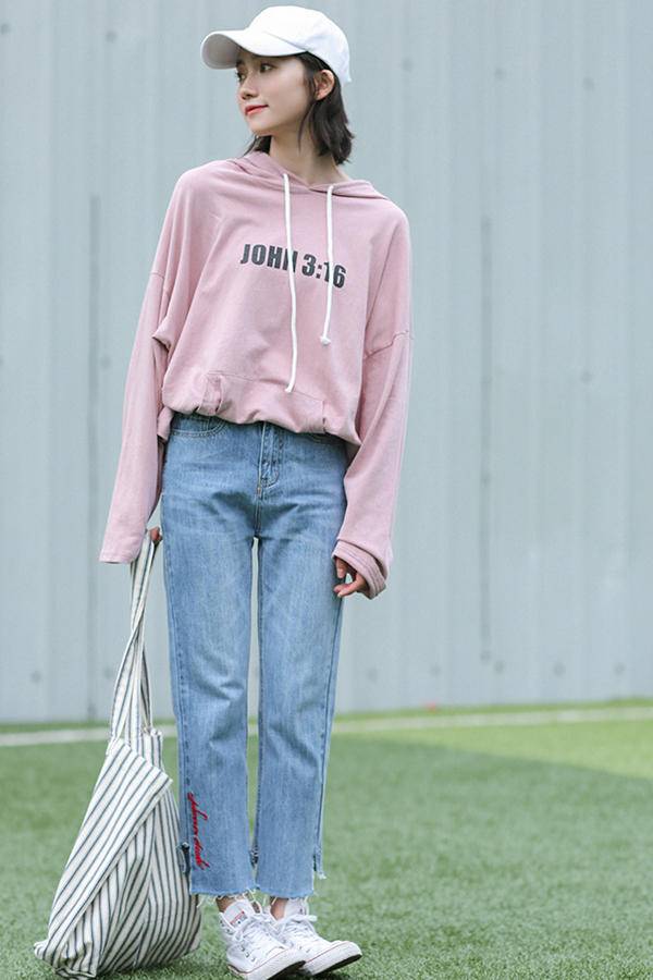 集齐这几款轻松玩转春装风格百变,让人眼前一亮的春装穿搭来啦