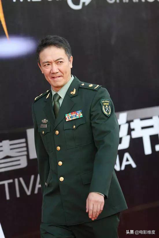 71岁李保田全家照女儿跟妈妈姓,李保田是个老戏骨