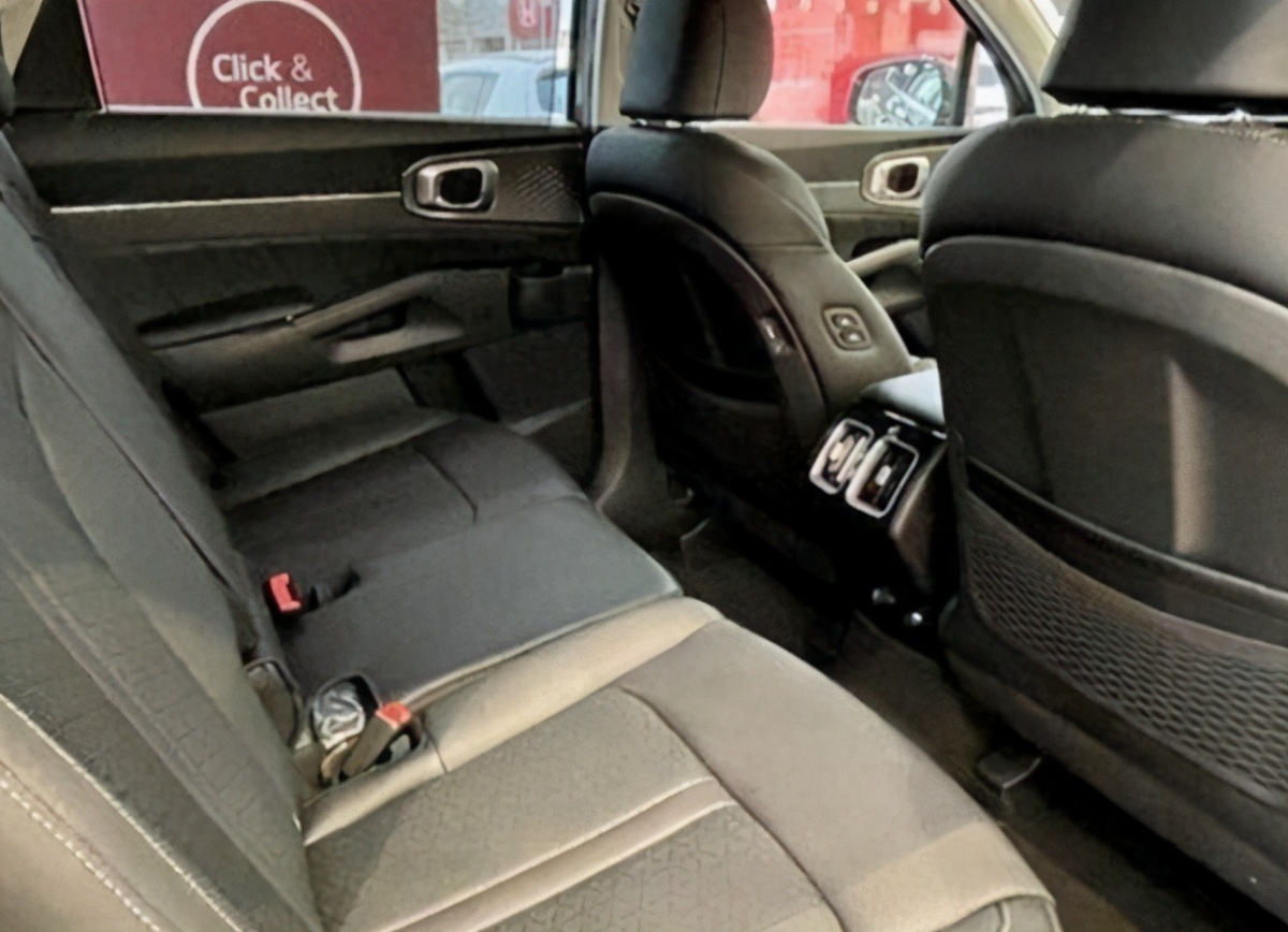 韩系“大七座”索兰托来袭,1.6T+四驱,空间媲美丰田汉兰达