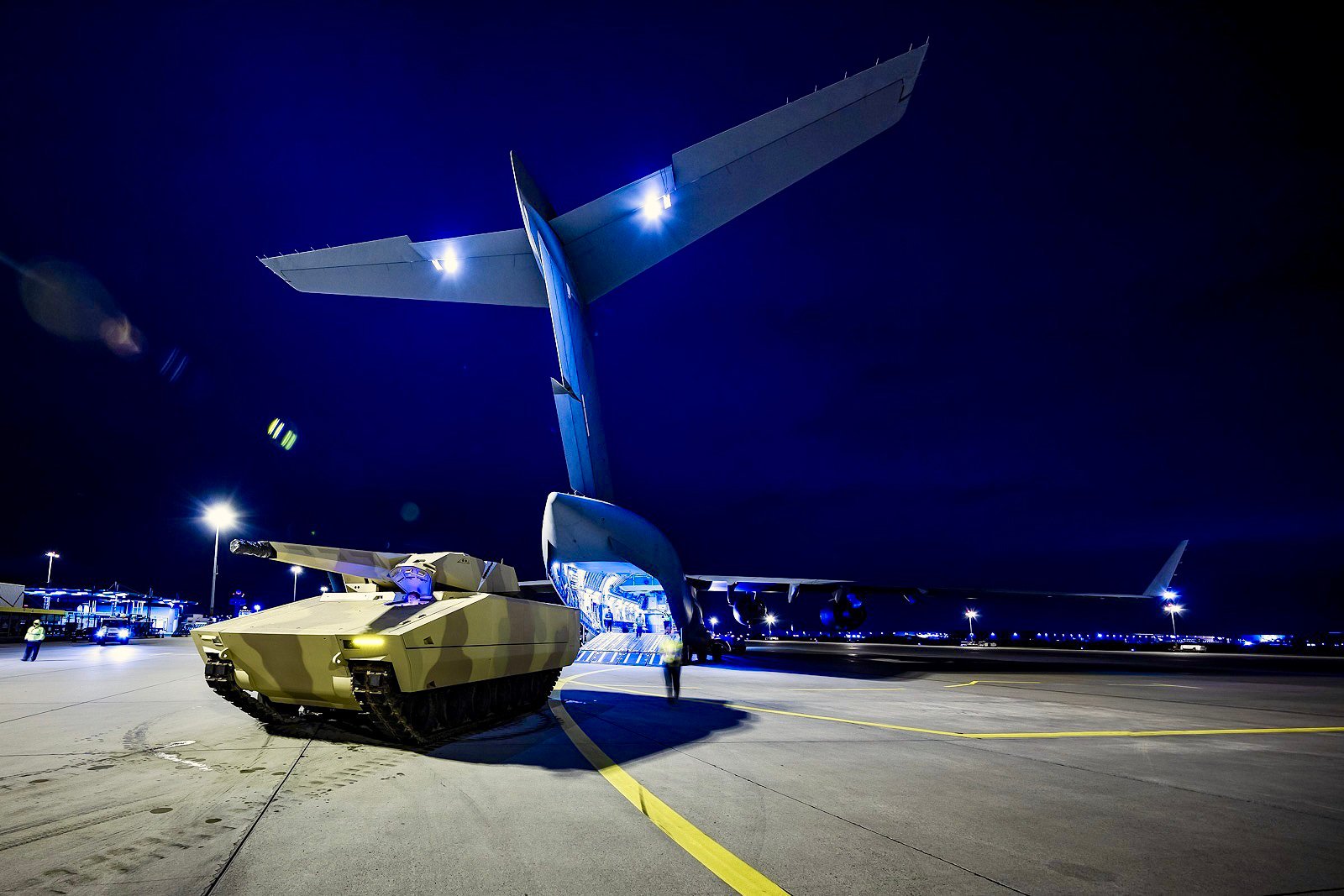 世界上防护能力最强的装甲车,最新山猫kf41步兵战车