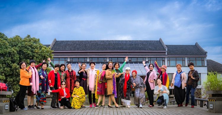 岁月不老我们不散全文,岁月不老我们不散什么意思