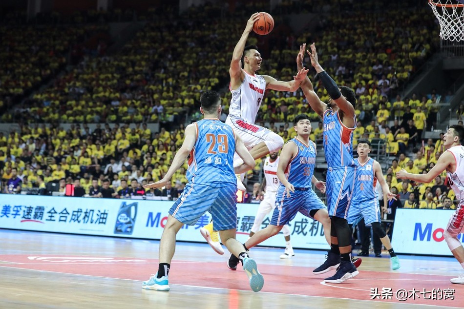 *东王广**朝圣地，苦等举鼎的东莞篮球中心