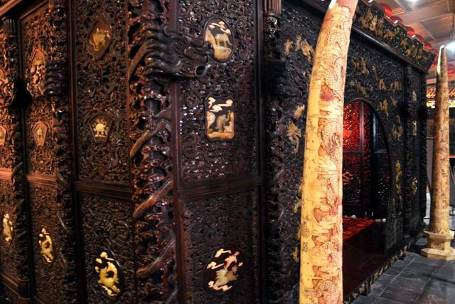 清朝三吨重龙床现世专家要求上交,清朝3吨龙床现状