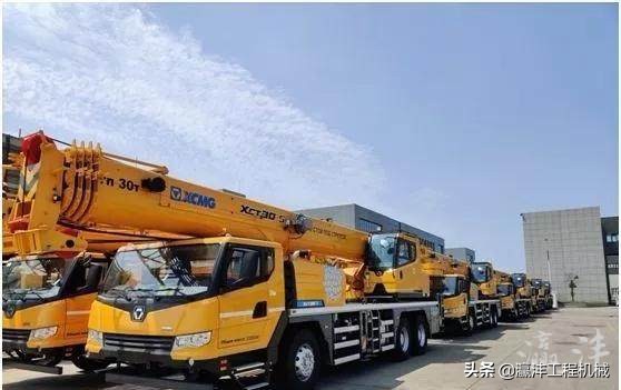 徐工1600吨级起重机 (徐工6000吨起重机)