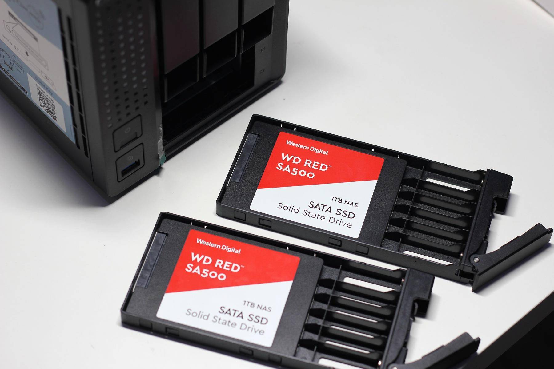 威联通551可以随时加硬盘吗,威联通ts-551nas详细教程