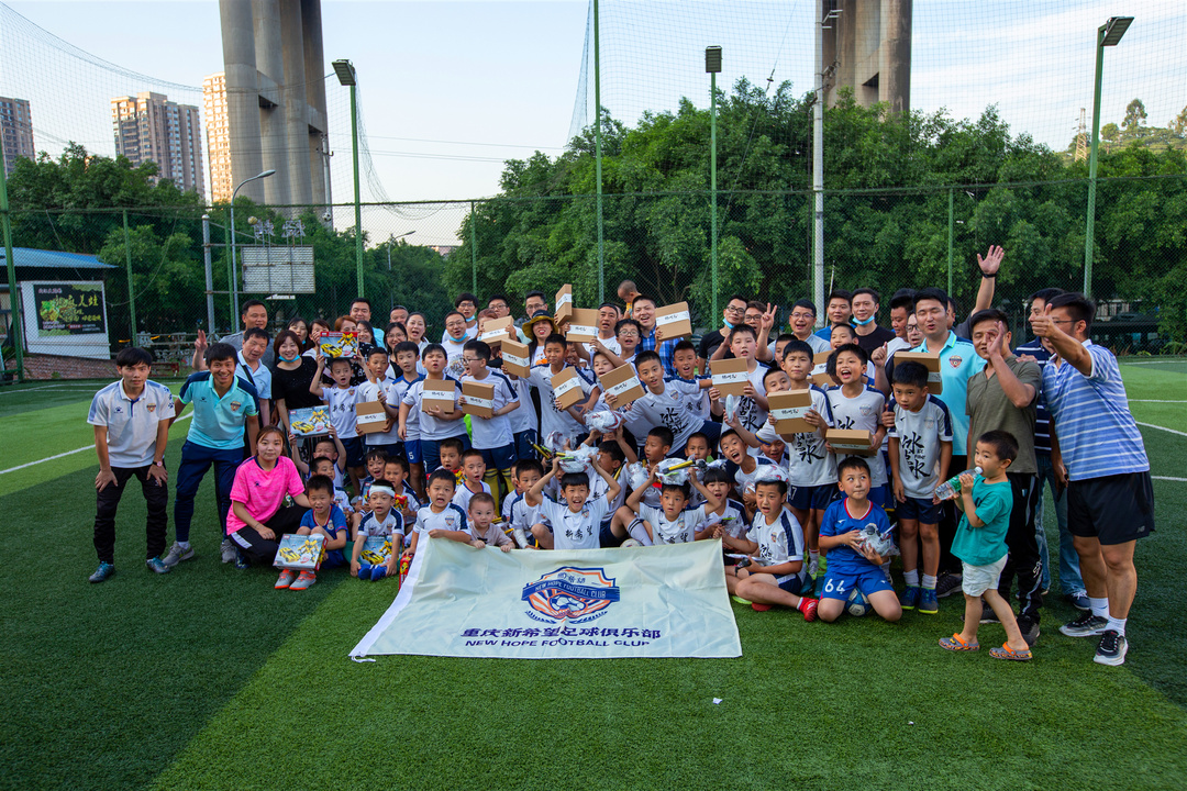 对孩子参加足球青训有什么期许,足球青训几岁开始学