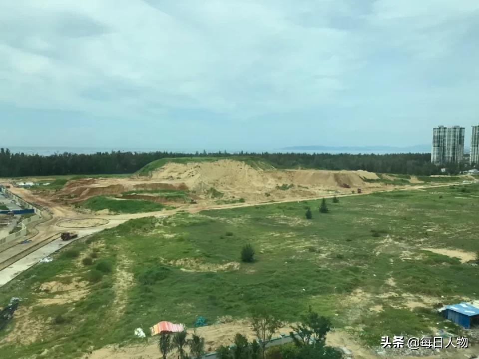 海南免税店买卡地亚会便宜多少呢,海南免税店每天有多少消费