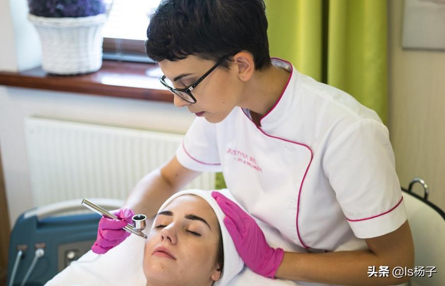 护肤手法美容院全流程,最实用的护肤手法和顺序分享