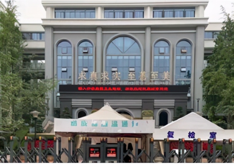 成都49中学生坠亡启示,成都49中学生坠亡事件反映的问题