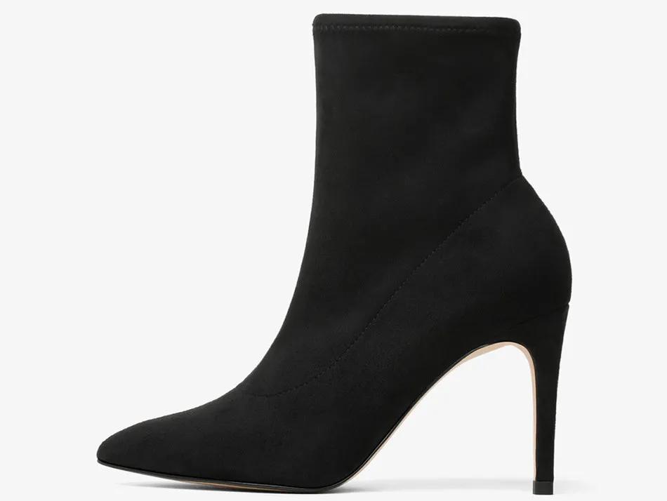 阿迪达斯运动鞋1099元,唯品仓运动鞋118元