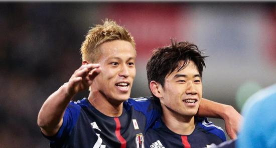 日本踢足球的香川,日本足球运动员香川