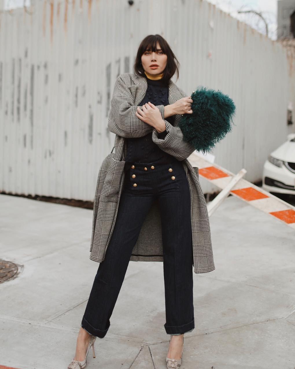 墨绿色格纹大衣怎样搭配好看,短款格纹毛呢大衣的搭配方法