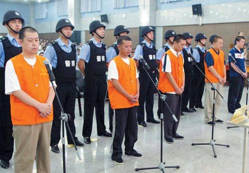 5000万买彩票盗窃案 (银行职员盗窃5100万只为买彩票)