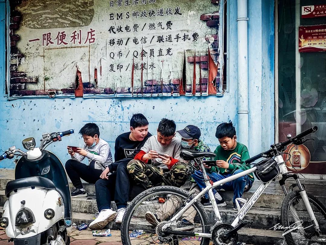 被游戏毁掉的孩子大多数年龄多大,被游戏沉迷的孩子