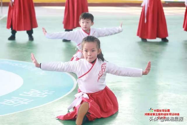 弘扬体育精神共筑中国梦视频,弘扬中国精神运动会