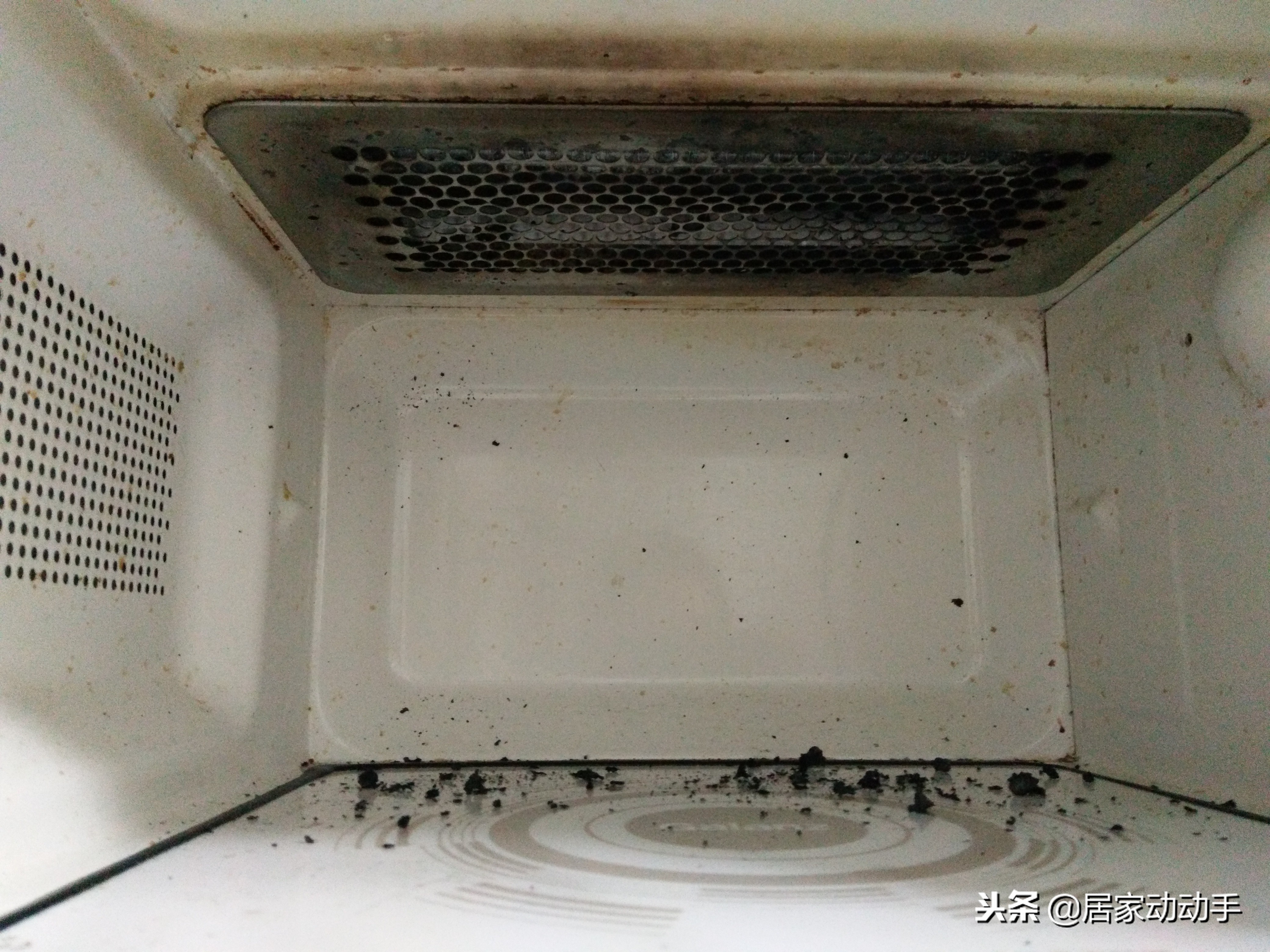 微波炉爆炸后飞溅物如何清洗,微波炉食物炸了怎么办