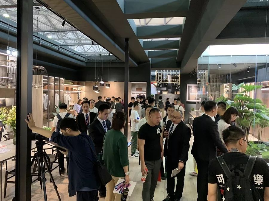 厨卫奥斯卡刻上德贝烙印，德贝制造荣耀亮相