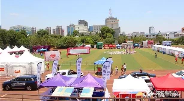 弥勒马拉松直升机撒玫瑰,弥勒马拉松用直升机撒玫瑰花