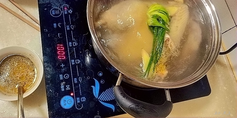 炖鸡只需加入这一味料香气四溢,怎样炖鸡好吃又简单不柴