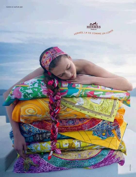 爱马仕丝巾为啥这么贵？7万多种颜色耗时两年看完就觉得值了