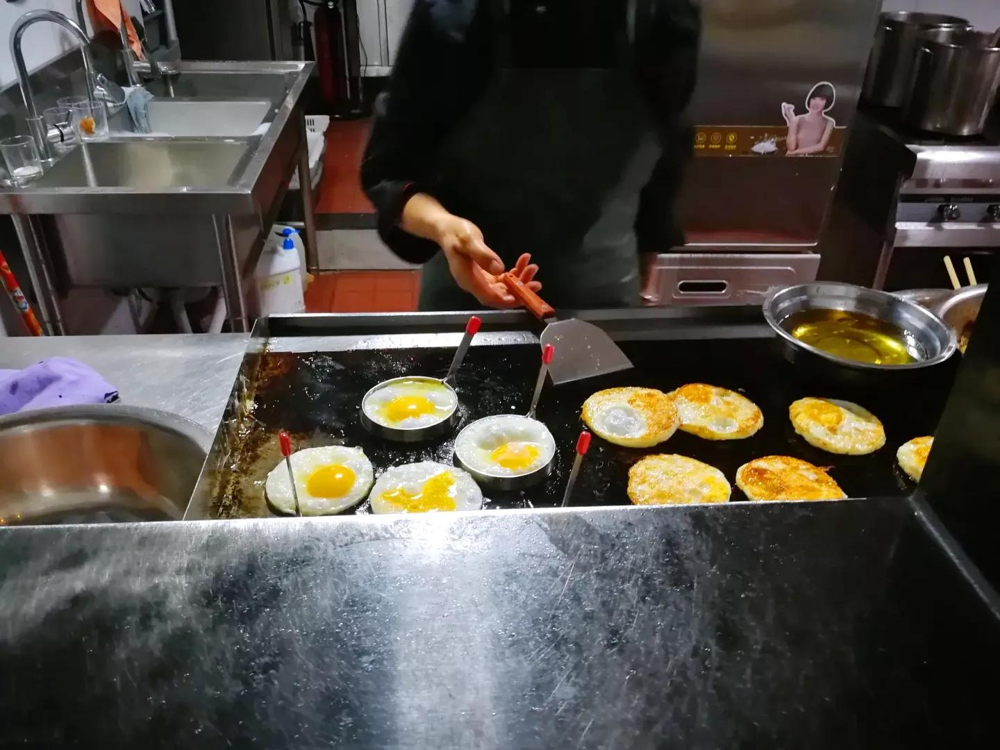 春熙路黄金地段,成都春熙路希尔顿欢朋酒店