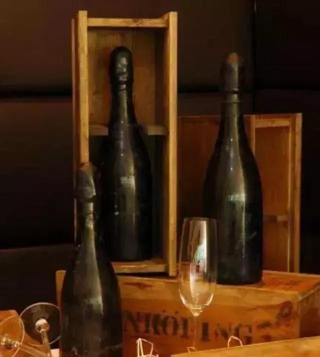 世界上最贵的红酒开出了多少价,世界上最贵红酒是什么酒