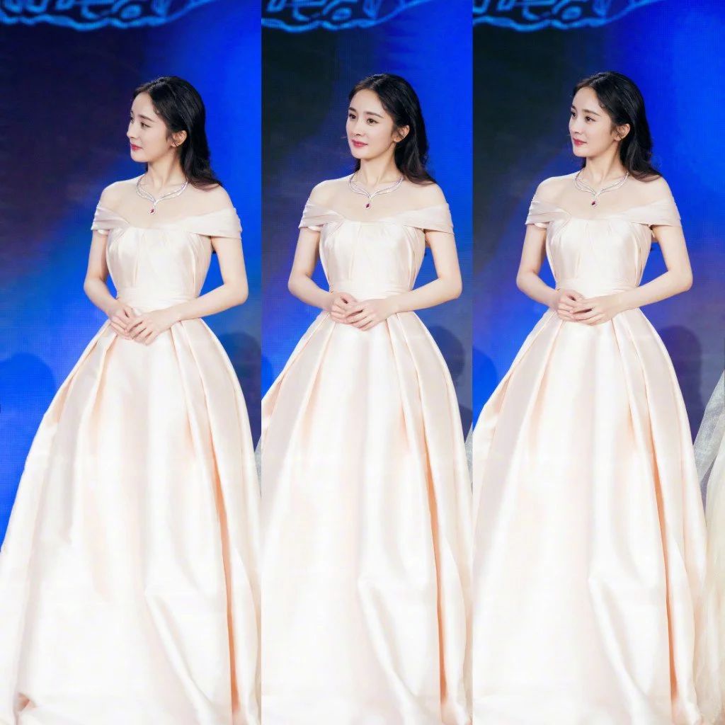 你们只关心杨幂离婚了,我却注意到她的造型