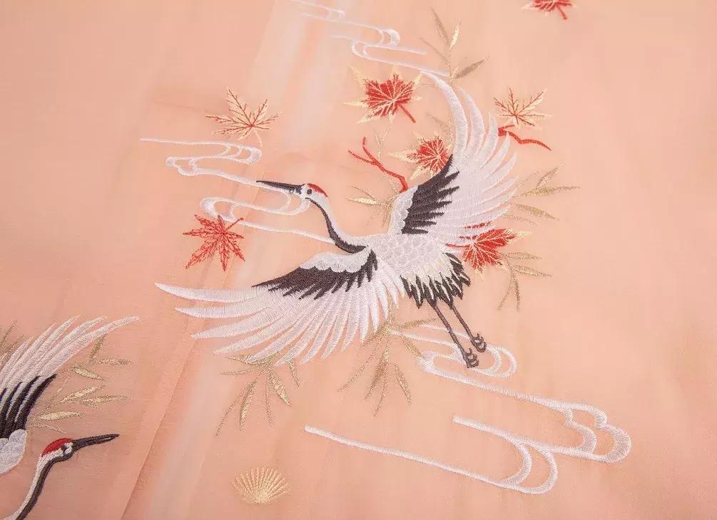 春夏秋冬四时歌，四时常映彩舟行！