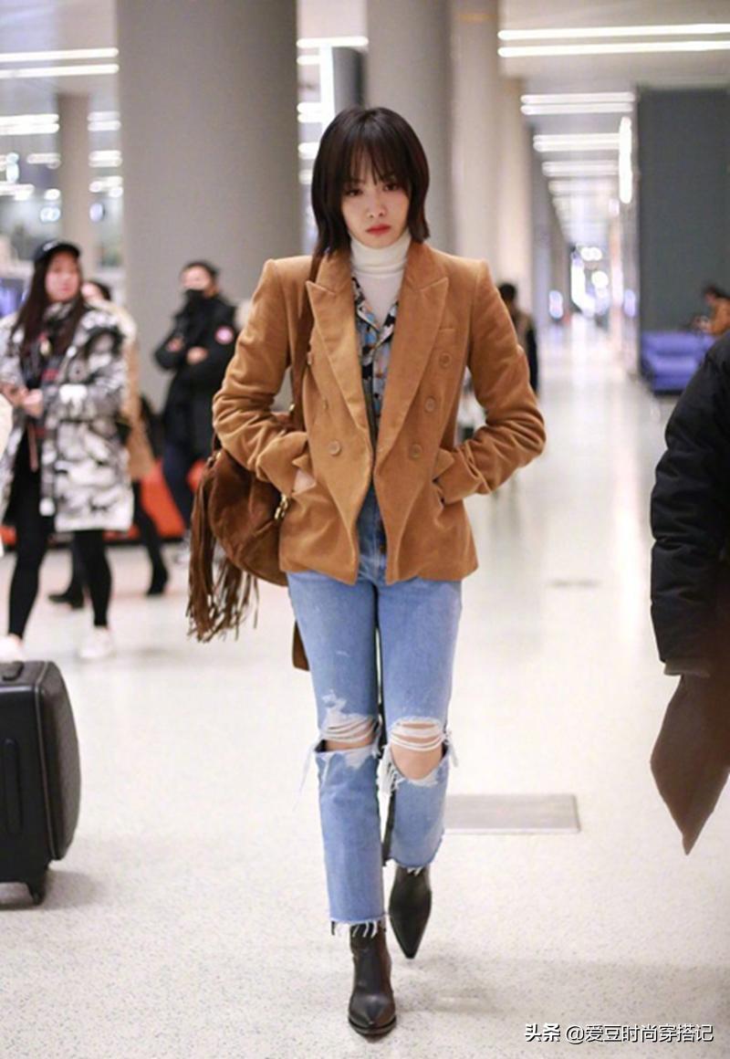 穿上显“穷”的灯芯绒，却受明星偏爱，宋茜配的这一套就十分出众