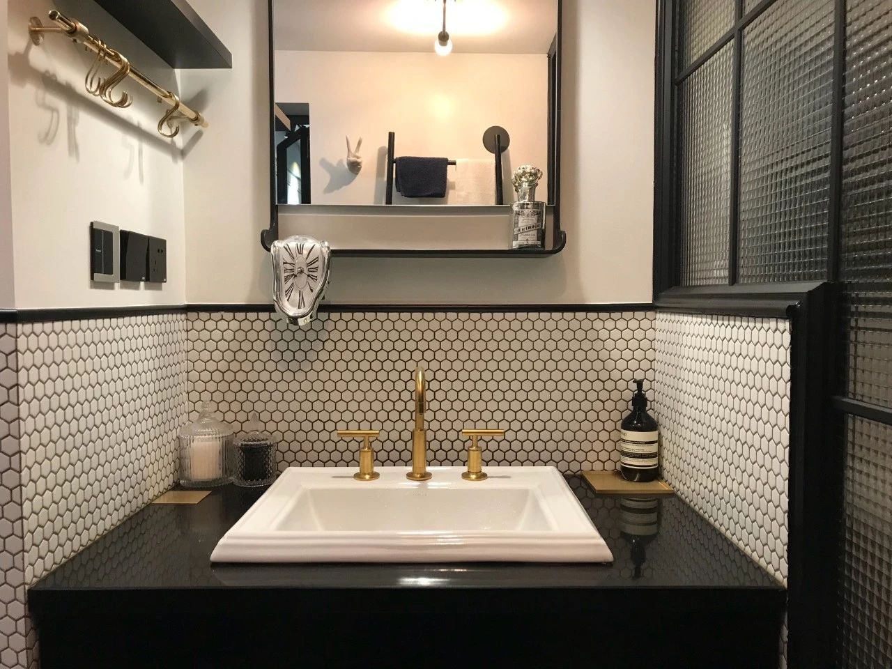 拯救小卫生间的10个设计,几个绝妙小设计拯救脏乱差卫生间