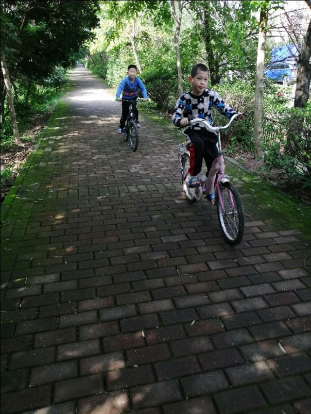 幸福就是有足够的时间陪儿子成长,幸福的事就是陪孩子成长的过程