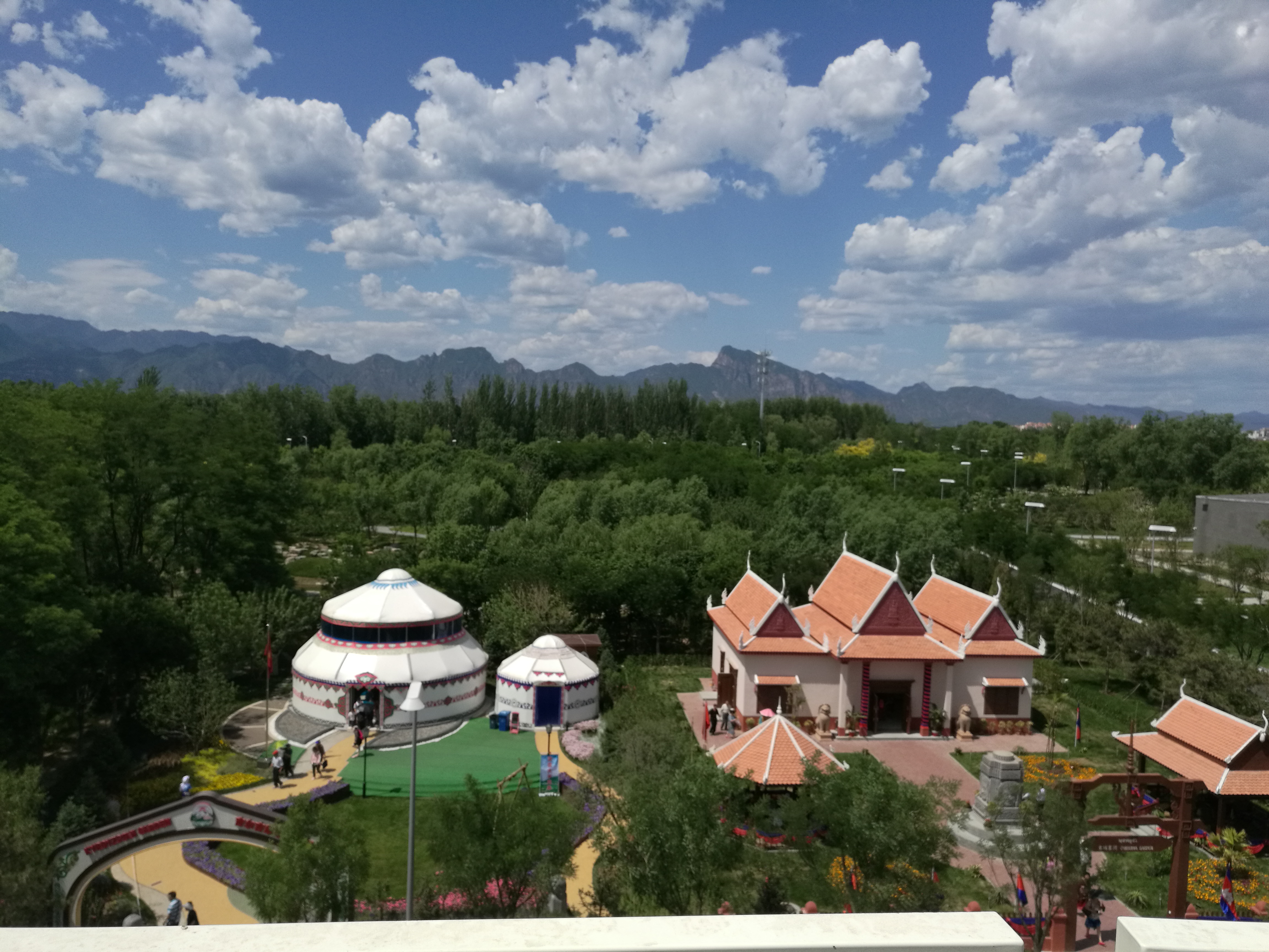 长城脚下的村庄的图片,长城脚下的美景