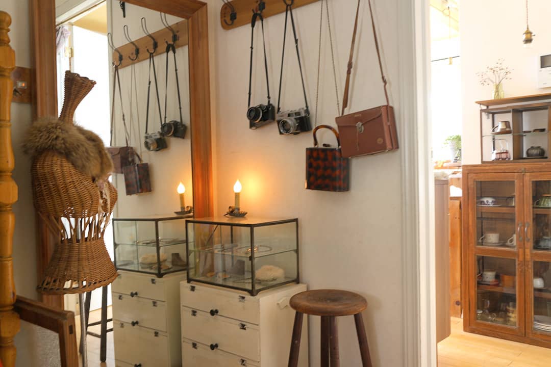 顶层带20平米左右的阁楼房子,有阁楼的挑高房子