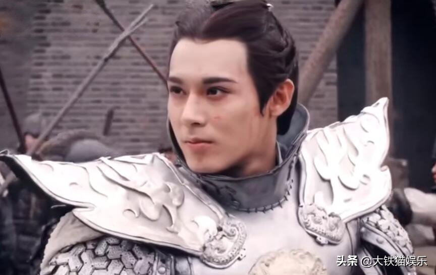撑不起古装就别尬演了，这6位演员告诉你，什么叫为古装而生