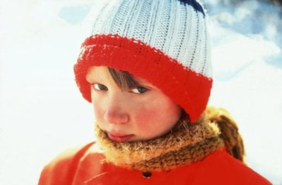 脸上出现红血丝是什么原因怎么办,脸上有红血丝怎么缓解