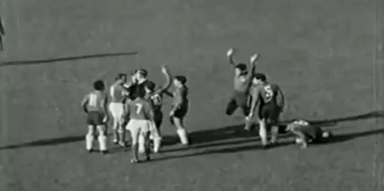 足坛十大恶意报复名场面,足坛10大惨案