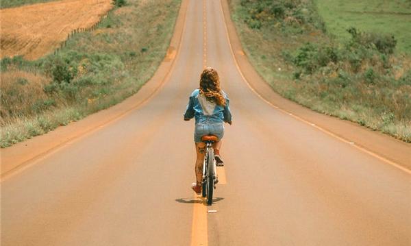 男人深爱你的三个表现视频,男人深爱你的九个表现