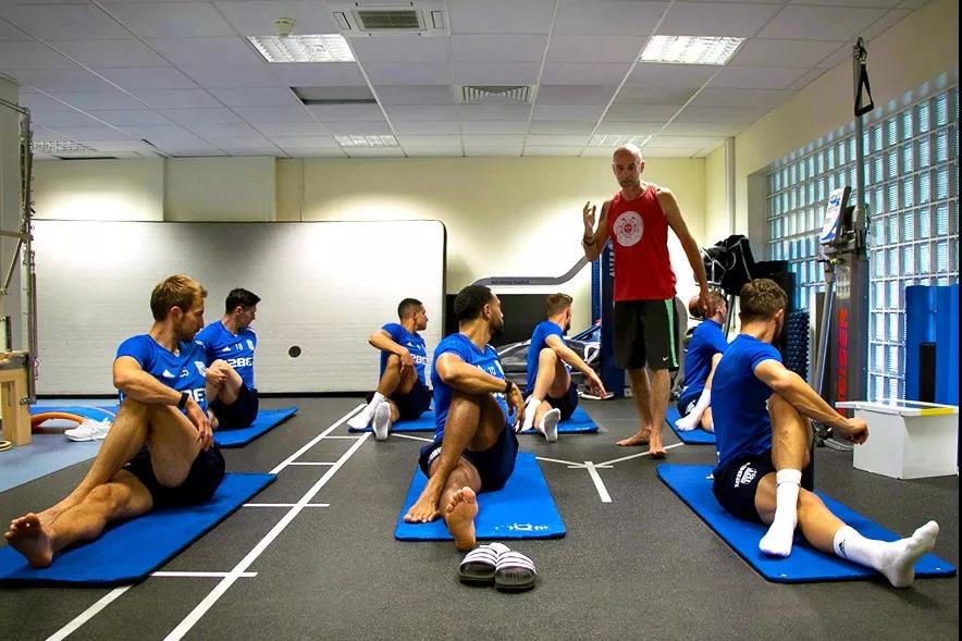 当女排遇上瑜伽，训练也能出新招！