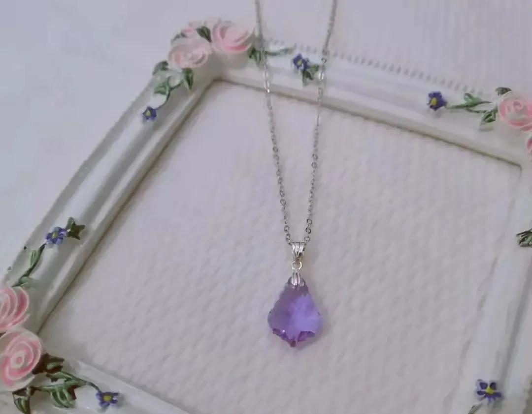 巨亏600亿！被1亿人捧起来的“超级名媛”，人设崩塌