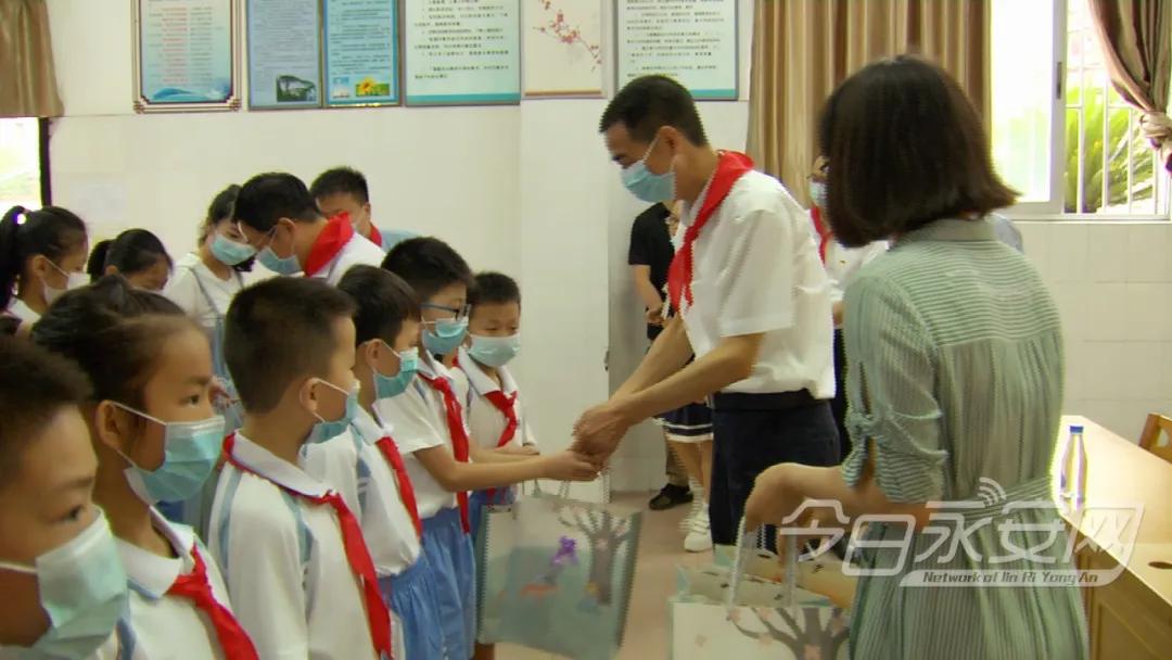 满意在三明伴我行视频,尤溪县领导看望慰问少年儿童