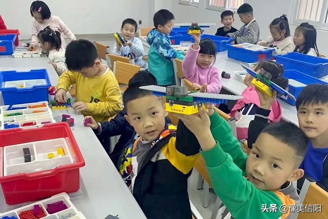 不忘初心同心同行—琵琶山学校第二届家校共同发展委员会成立大会