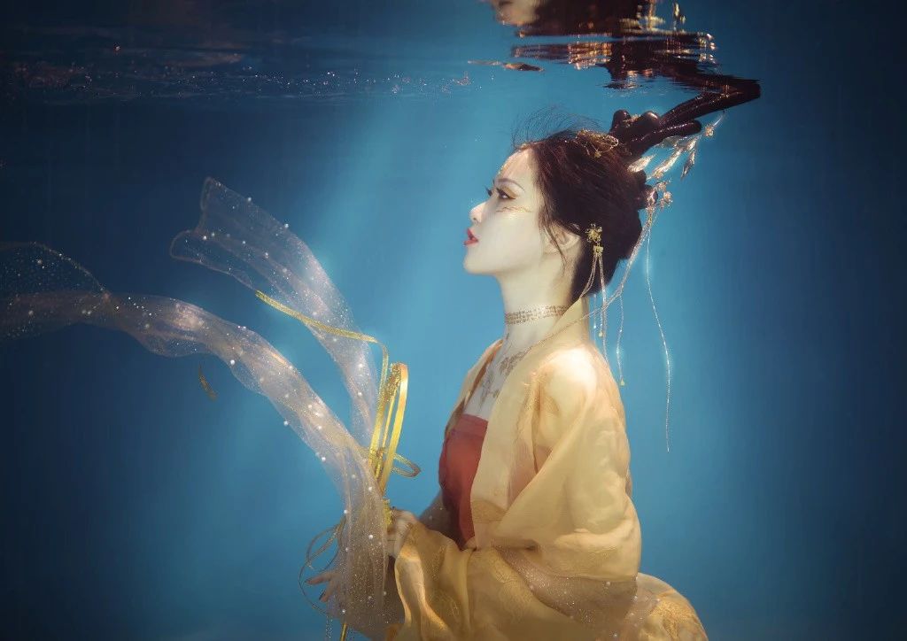 晴晴放弃了美妆,国宝晴晴小时候