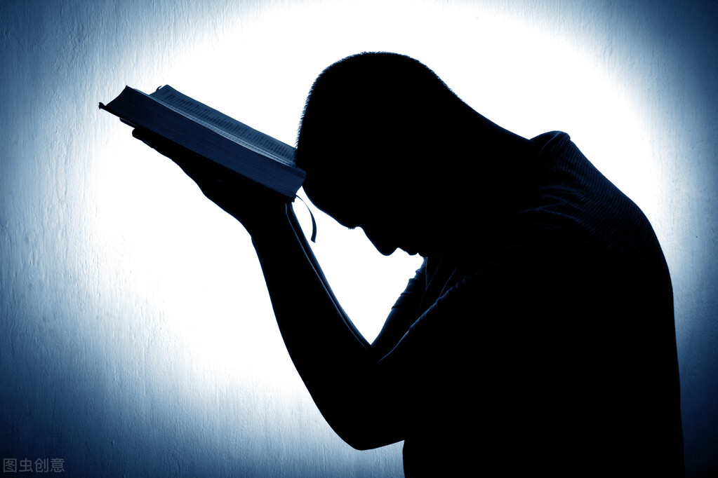 为什么说内向的人精神内耗很严重,精神内耗的人怎么调整心理