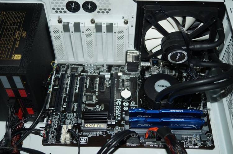 买品牌台式机还是组装机划算,买台式电脑时应该避免哪些坑